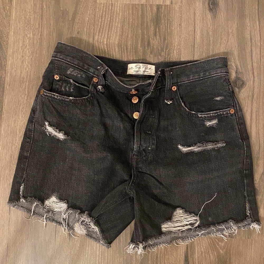 Free People distressed denim shorts - Picture 1 of 4